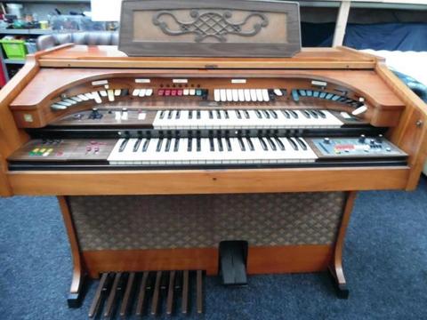 Mooi Vintage Orgel van Farfisa