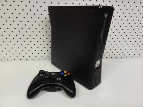 Xbox 360 250GB incl. 1 controller || Gebruikt