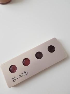 Black|up make-up