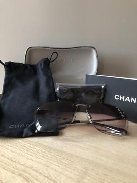 Chanel zonnebril model met in facet geslepen glas