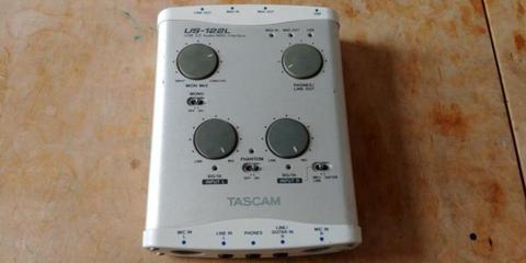 TASCAM US-122L audio / MIDI interface
