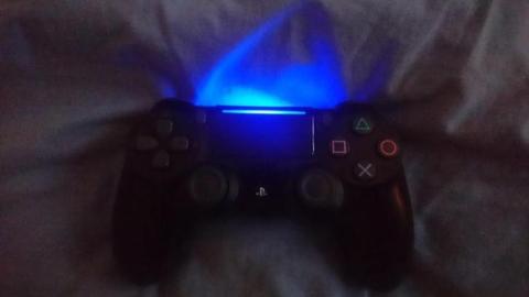 Playstation 4 Controller Dualshock v2 zwart in top staat!