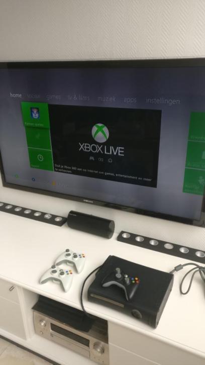 Xbox 360 elite incl. 3 controllers en 31 games