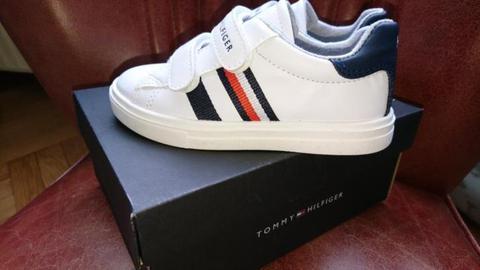 Nieuwe sneakers van Tommy hilfiger