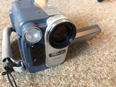 Sony Handycam DCR-TRV255E Digital 8 Video Camera