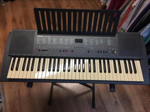 Yamaha PSR 200 keyboard Synthesizer - Ivos Kringloop Almere