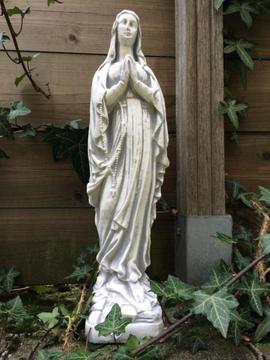 Mariabeeld vol steen, super mooi in detail