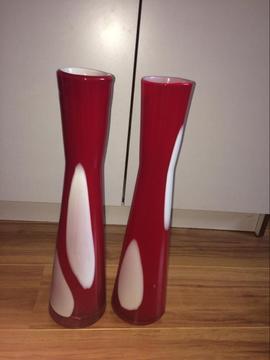 Vazen (rood+wit)per stuk €5