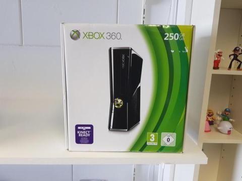 Xbox 360 slim 250gb nieuw in doos!