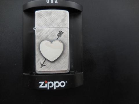 Zippo Heart With Arrow 2005 ( SLIM MODEL) €25,- incl verz