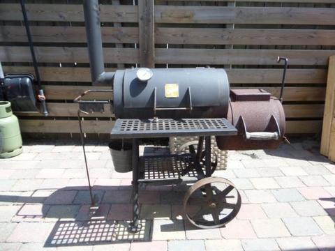 140 KG zwaar bbq smoker eindelijk een echte