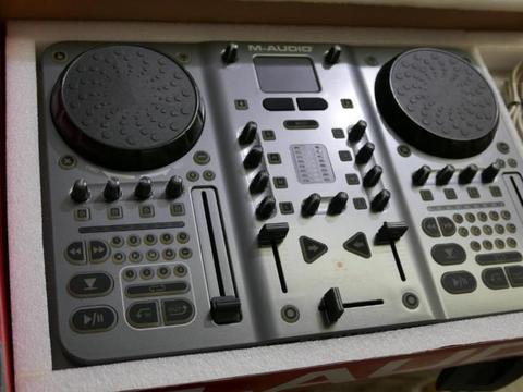 Zeer degelijke DJ Mixer Midicontroller TRAKTOR /Torq -MAudio