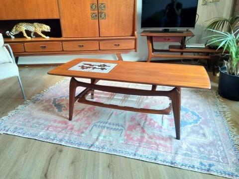 Prachtige vintage teak salontafel. Louis van Teeffelen