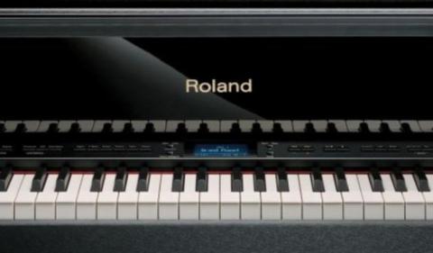 Roland dealer pianos en synthesizers Kick Music Hilversum