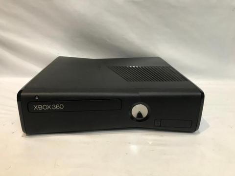 Xbox 30 Slim 4GB Spelcomputer