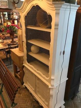 Brocante kast, landelijke kast , White wash kast