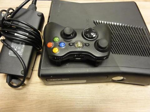 Xbox 360 250 GB met controller