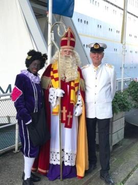 voor een Geslaagd sinterklaasfeest sint en twee pieten