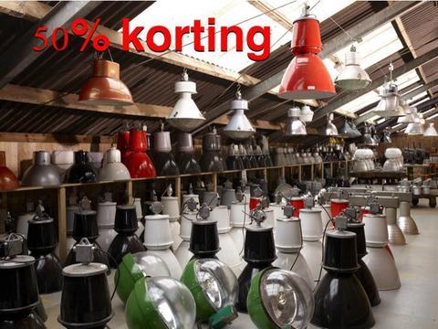 Sale sale 50% korting op een industriële lamp / fabriekslamp