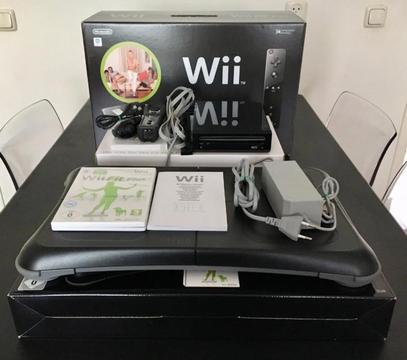 NINTENDO Wii Fit Plus Pack Met Balanceboard