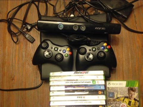 Xbox 360, Kinect, 2 controllers en spellen, oa FIFA en GTA V