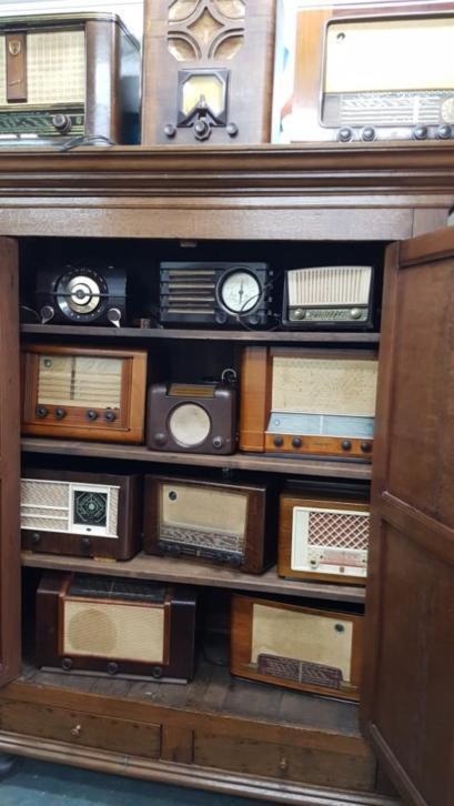 Oude radio's jaren j1920-1960 totaal 18 stuks