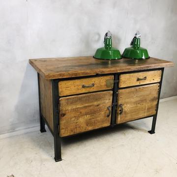 Industrieel dressoir / old workbench / keukeneiland