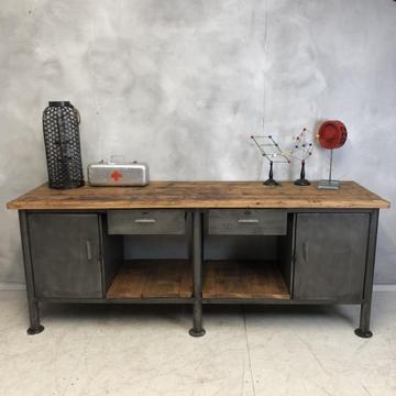 Industrieel dressoir / old workbench / keukeneiland stoer