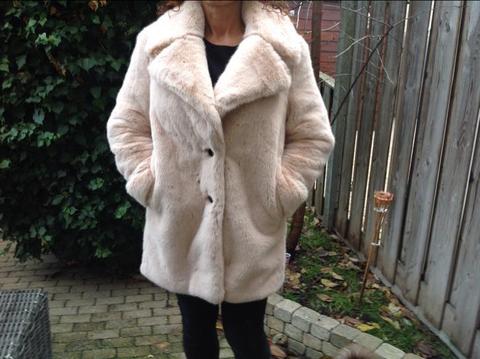 Nieuwe mooie faux fur jas