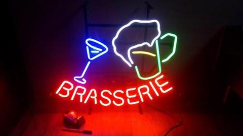 Brasserie neon lamp (63 x 53 cm)