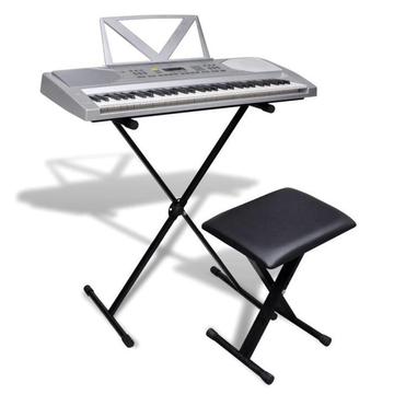 Keyboard met 61 toetsen + verstelbare standaard en een stoel