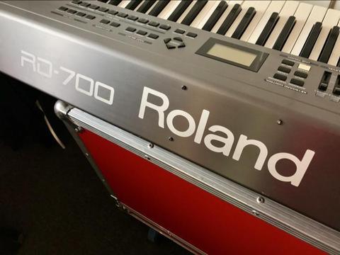 Te huur: Roland RD 700 stage piano