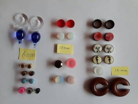 Plugs en Tunnels diverse van 6 mm, 12 mm, 13 mm