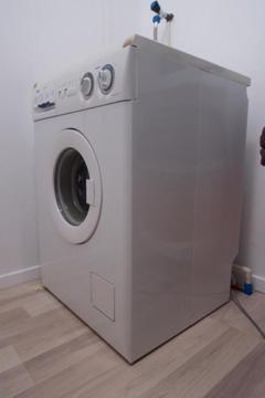 Zanussi wasmachine (5kg) met gebruiksaanwijzing