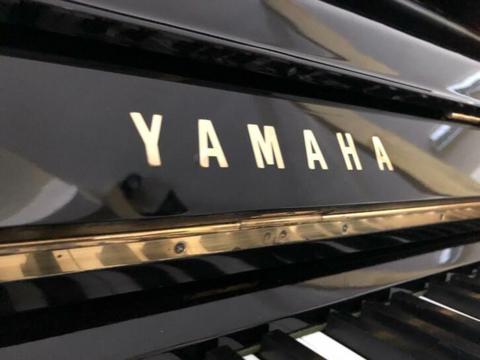Yamaha u1 piano met nieuw Silent systeem vervoer en garantie