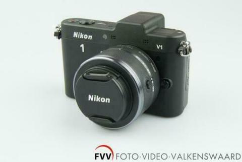 Nikon 1 V1+ 10-30mm F3.5-5.6VR systeemcamera