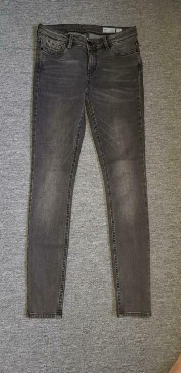 Leuke/nette stretch jeans donkergrijs vd Vero Moda mt 31/34