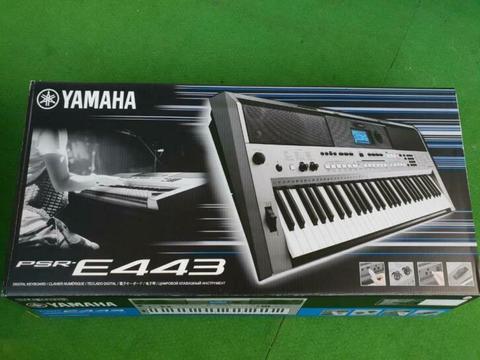 Yamaha Keyboard PSR E443 SPLINTERNIEUW!!!!!!!!