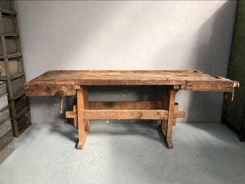 Oude werkbank, werktafel, tafel, dressoir, vintage, oud