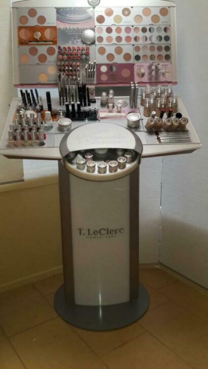 T.LeClerc make-up display en verkoopproducten
