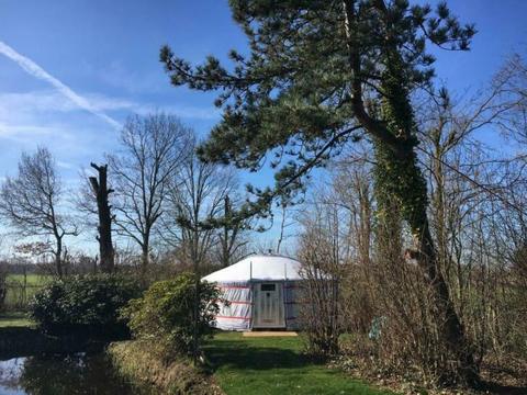 Midweek - romantische yurt op wellnesscamping in Brabant