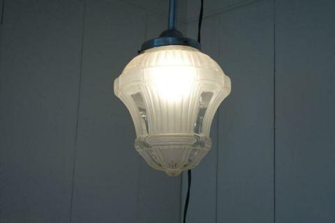 Schitterende brocante hanglamp jaren 40 met geslepen glas