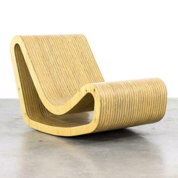 Houten Loop chair naar het design van Willy Guhl