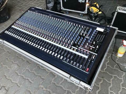 Yamaha MG32/14FX live mixer inclusief flight case