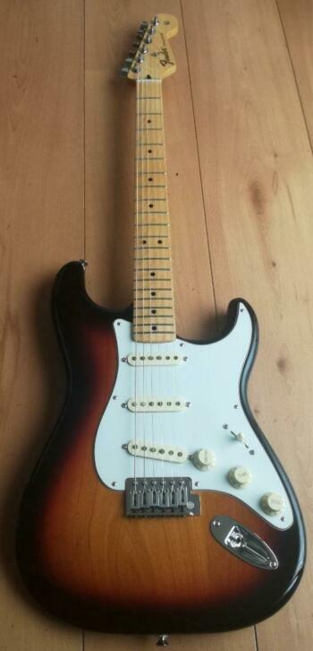 Fender standard stratocaster 2015 MIM Met fat 50s pickups