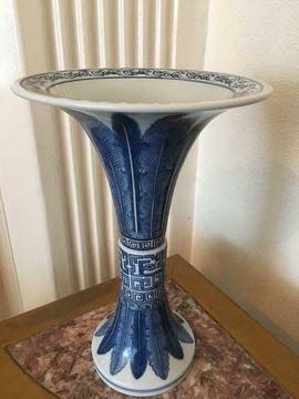 Vaas (1) - Porselein - Chinese gu shaped vase qionlong 20th
