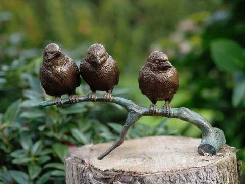 Tuinbeeld - brons beeld - Drie vogeltjes