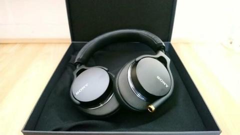 Sony MDR-1AM2