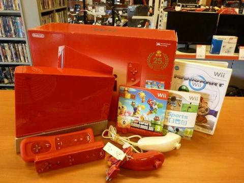 Wii Rood - 2x Controller - Motion plus - Nunchuck - Mario